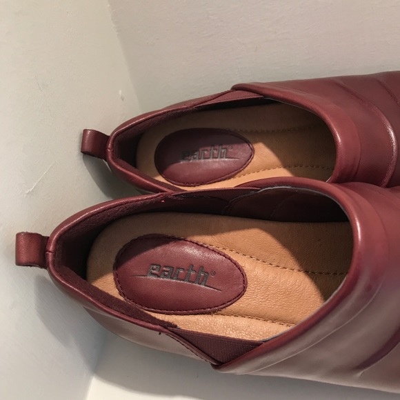 BRAND NEW Earth Burgundy Leather Ankle Shootie - Picture 4 of 5